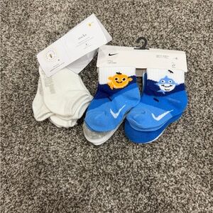 Nike Blue Monster Crew Socks Duo with White Pair 12-24m